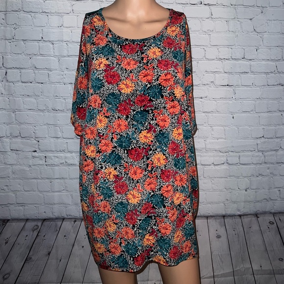 LuLaRoe Tops - LulaRoe Turquoise, Red & Orange Floral Shirt size XXS